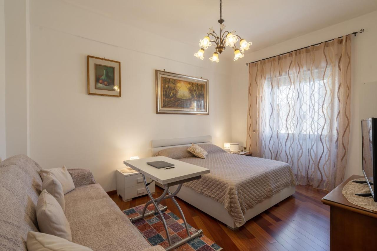 Delia Al Pigneto, Cute Studio Fully Equipped Rom
